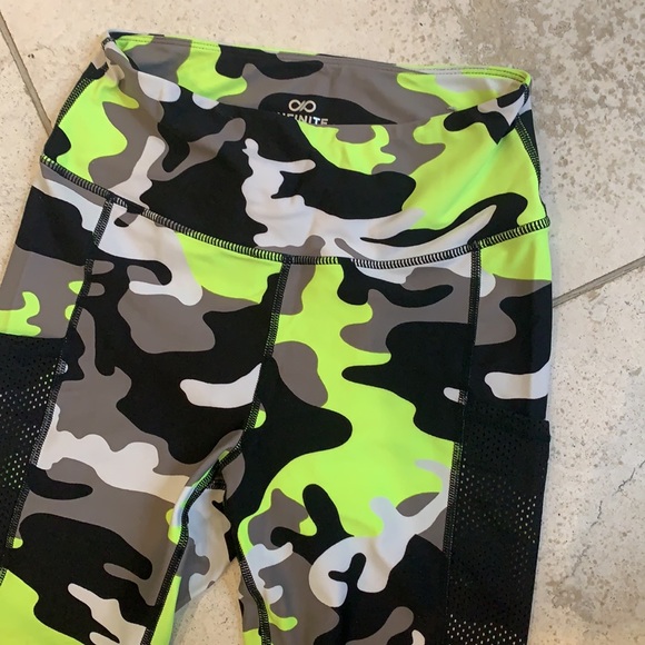 Infinite High-Rise Side Pocket Active Legging - Picture 4 of 4
